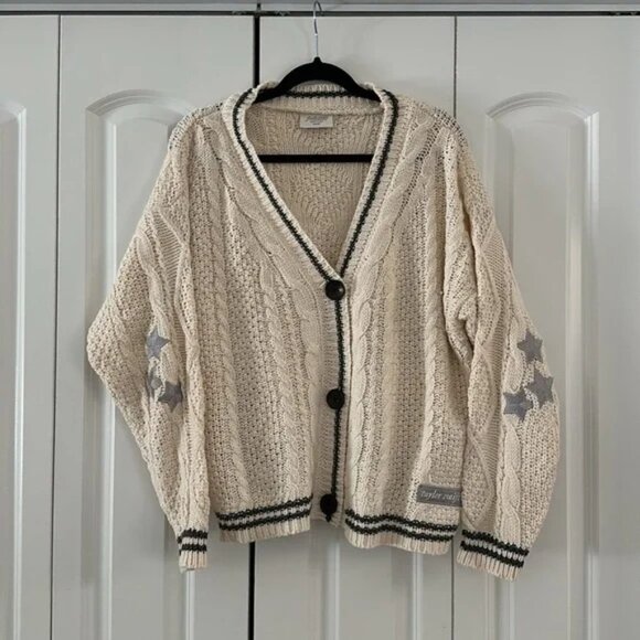 ✨ NWT TAYLOR SWIFT FOLKLORE CARDIGAN - Picture 7 of 8